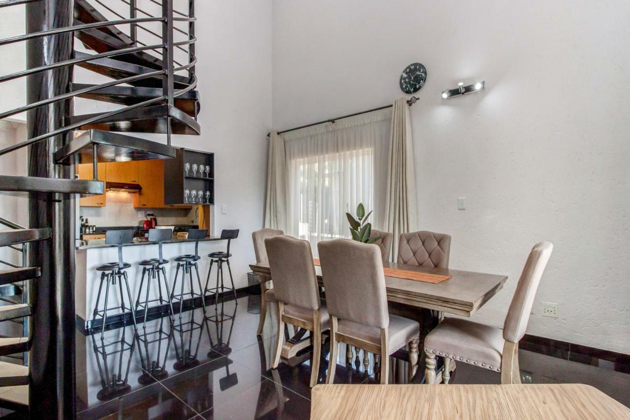 Upmarket Sandton apartment Johannesburg Eksteriør billede